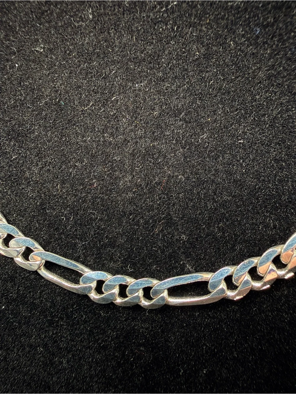 925 Stamped Sterling Silver Figaro 24in 4MM Necklace Lobster Clasp. 16g